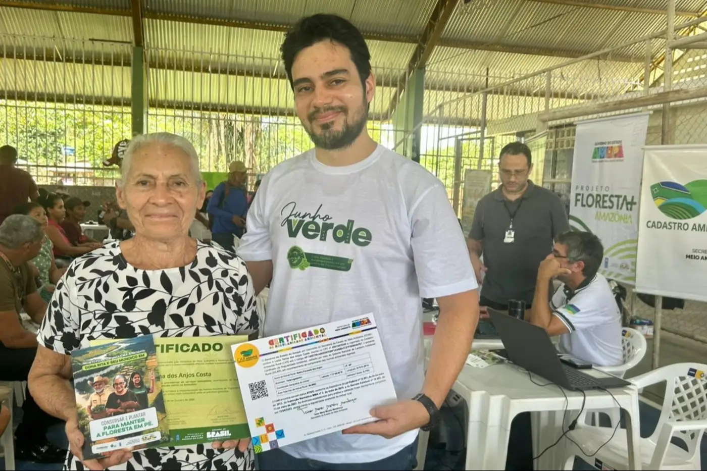 Agricultora Maria Marques recebe certificados pela Conservação Ambiental