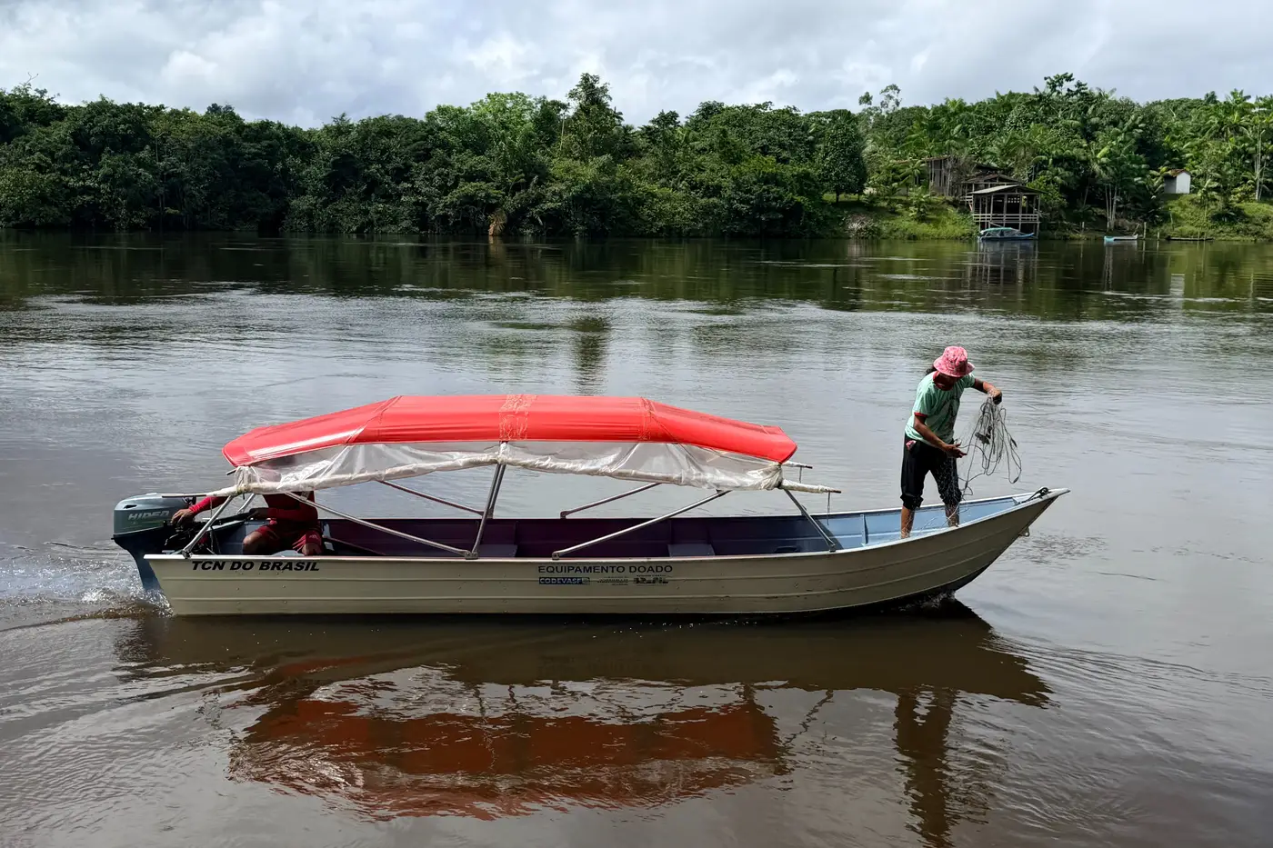 Os kits de embarcação entregues pelo Governo do Amapá já transformaram a realidades e fortalecer a vida de quem encontra no rio seu sustento