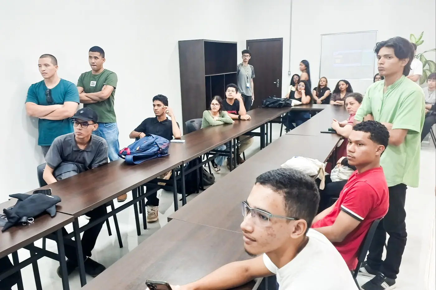 A atividade com os acadêmicos teve o objetivo de promover a melhor compreensão do dia a dia profissional e das boas práticas da Sema