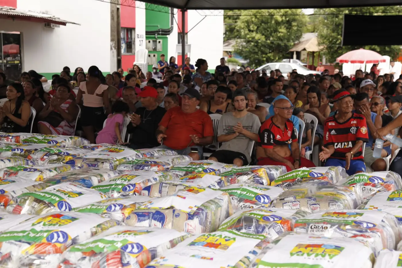 Distribuição de kits de alimentação ajuda as famílias em vulnerabilidade
