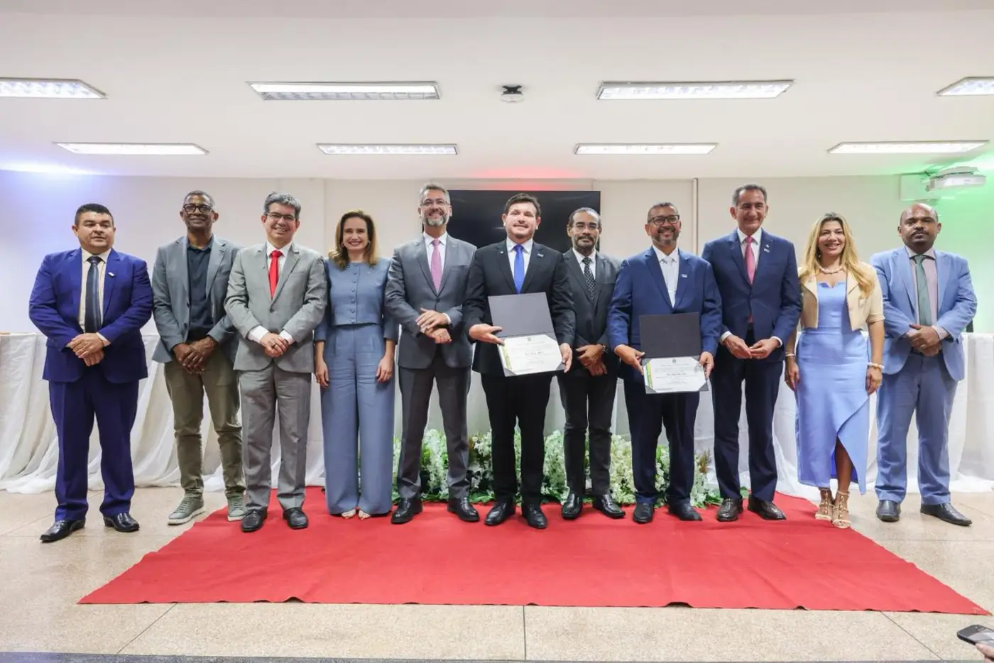Autoridades estaduais, federais, municipais e representantes da Guiana Francesa acompanharam a cerimônia de posse em Oiapoque