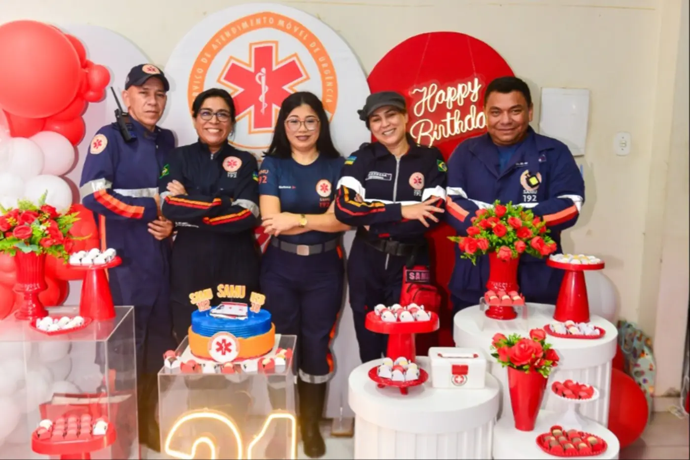 Sonho realizado. Jovem é surpreendida pelo marido com festa de aniversário temática do Samu, instituição a qual diz ser uma fã