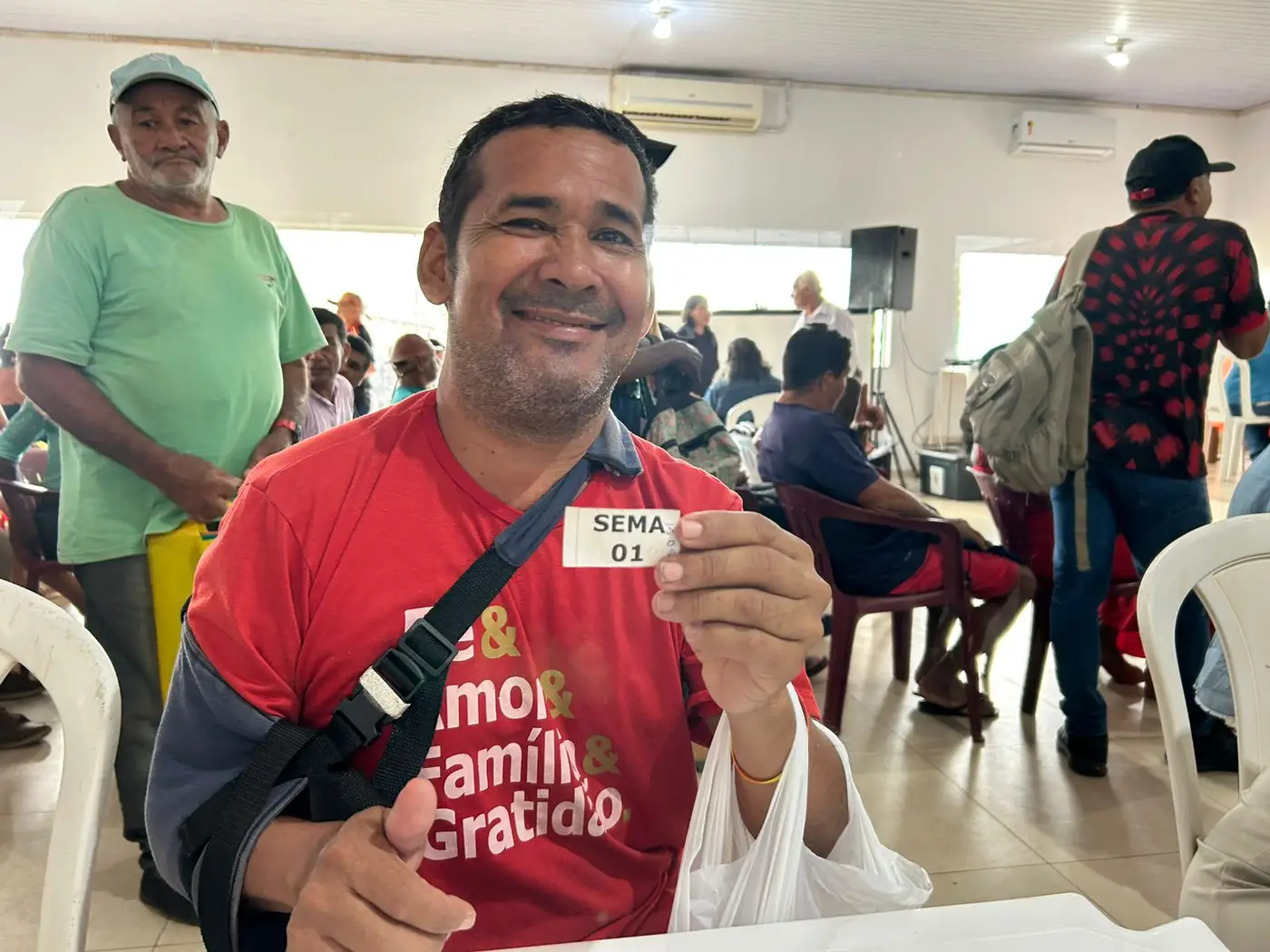 Agricultor Gregório Silva, comemora compra da casa própria com ajuda de pagamentos por serviços ambientais