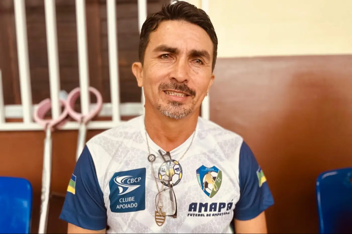 A emoção tomou conta do agricultor Cledilson Ferreira Barbosa ao receber duas próteses dentárias durante a ação