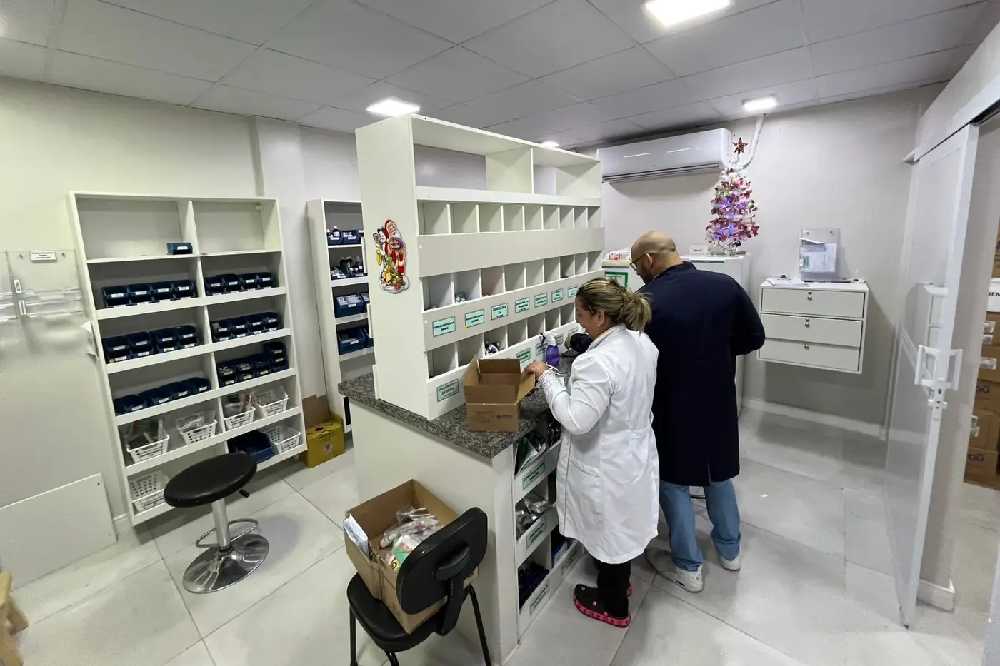 A capacitação busca atualizar os profissionais sobre práticas essenciais da atuação farmacêutica no ambiente hospitalar