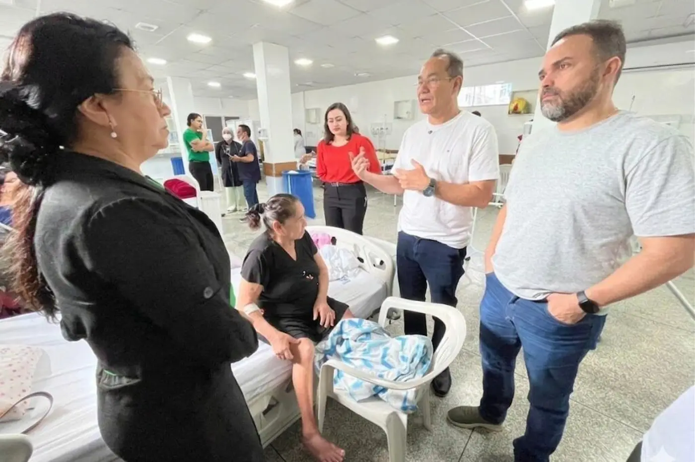 As revitalizações incluem melhorias na estrutura física dos ambientes, proporcionando mais organização, conforto e condições adequadas