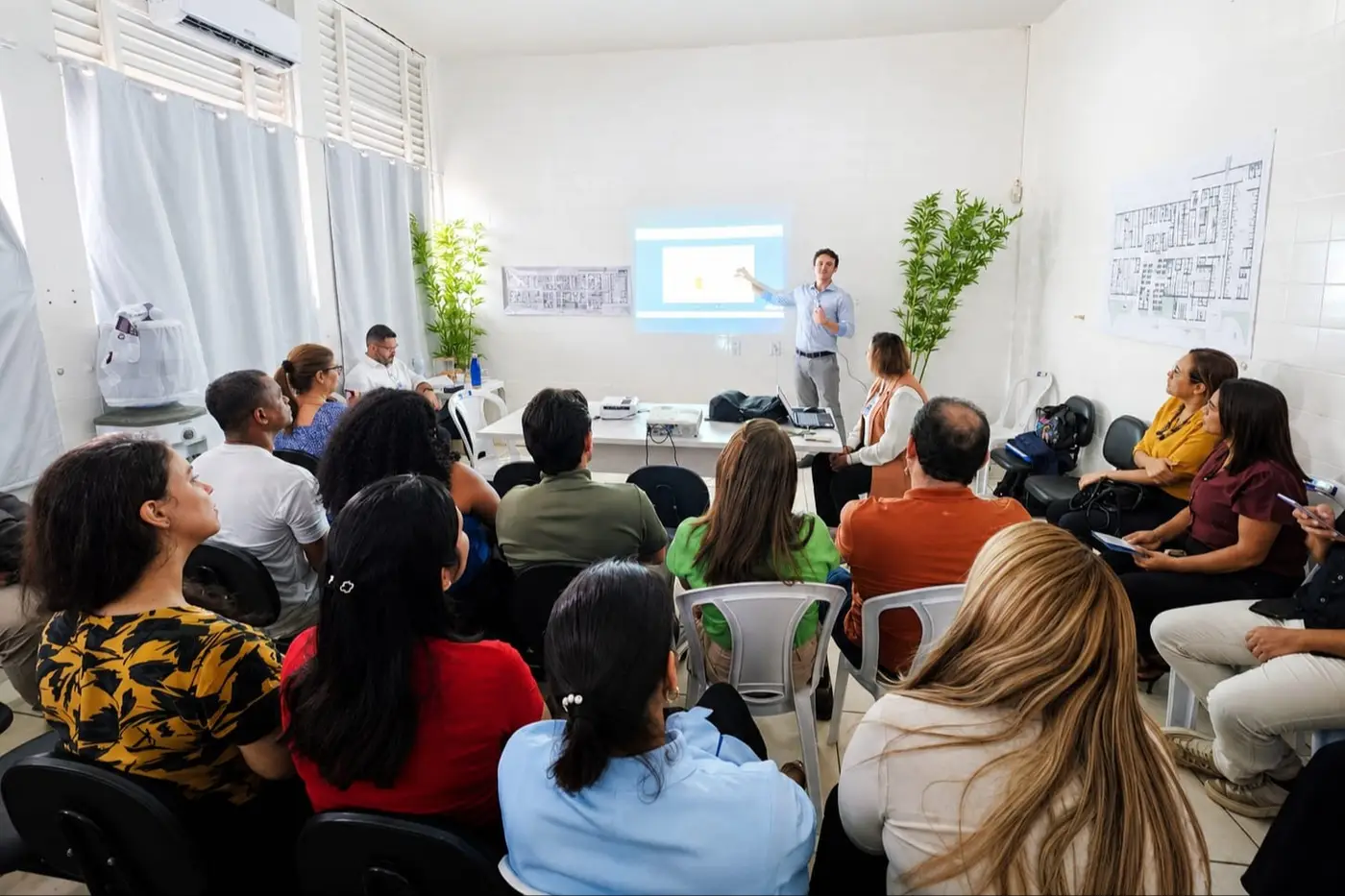 Durante dois dias, equipe multiprofissional do Hospital Estadual de Santana participa de treinamento sobre gestão de leitos, ministrada por consultores do Lean nas Emergências, do Sírio-Libanês