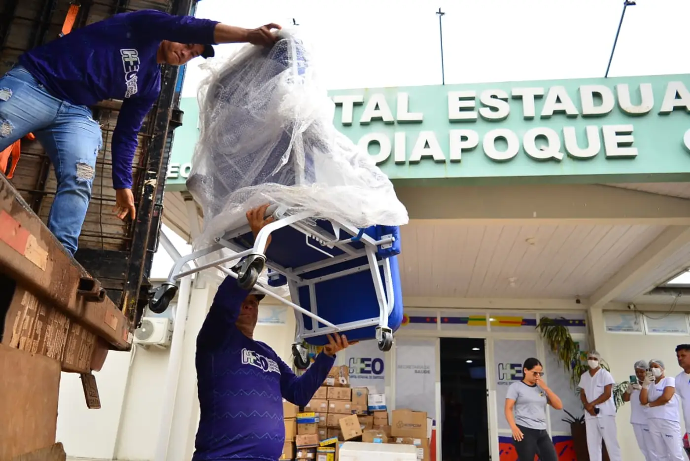 Novos equipamentos e mobiliários hospitalares chegaram ao Hospital Estadual de Oiapoque para reforçar a estrutura de atendimento e ampliar a assistência