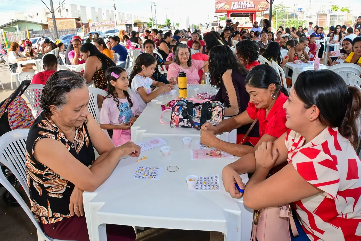 Secretária de Habitação do Amapá organizou uma tarde de lazer as mães do conjunto Miracema