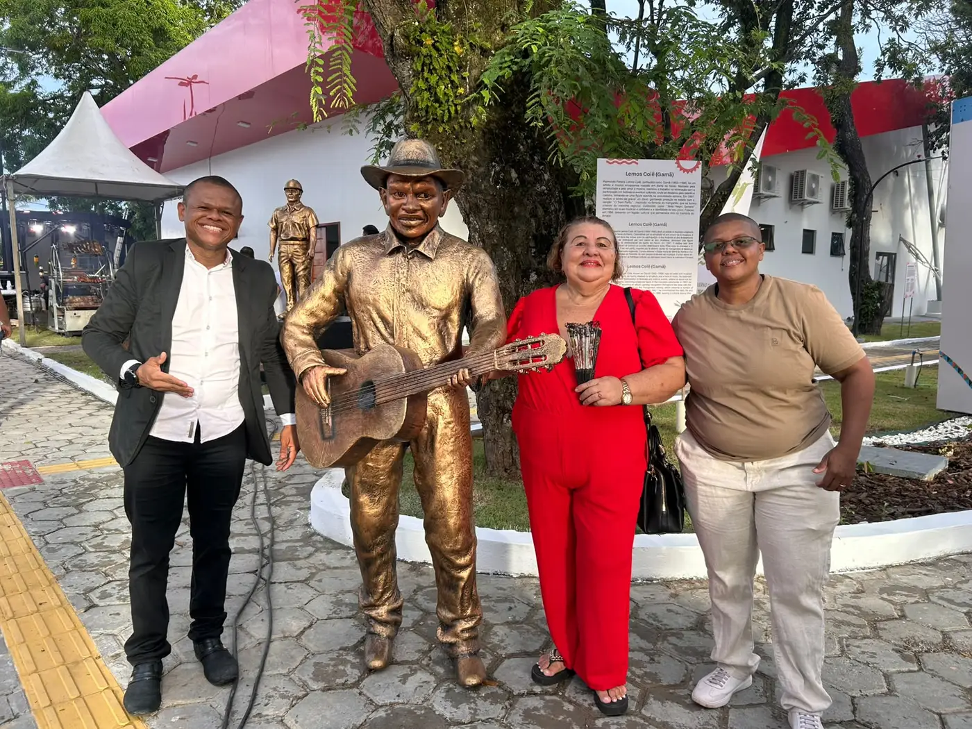 Rizete Coiê e filhos de Francisco Lemos Coiê