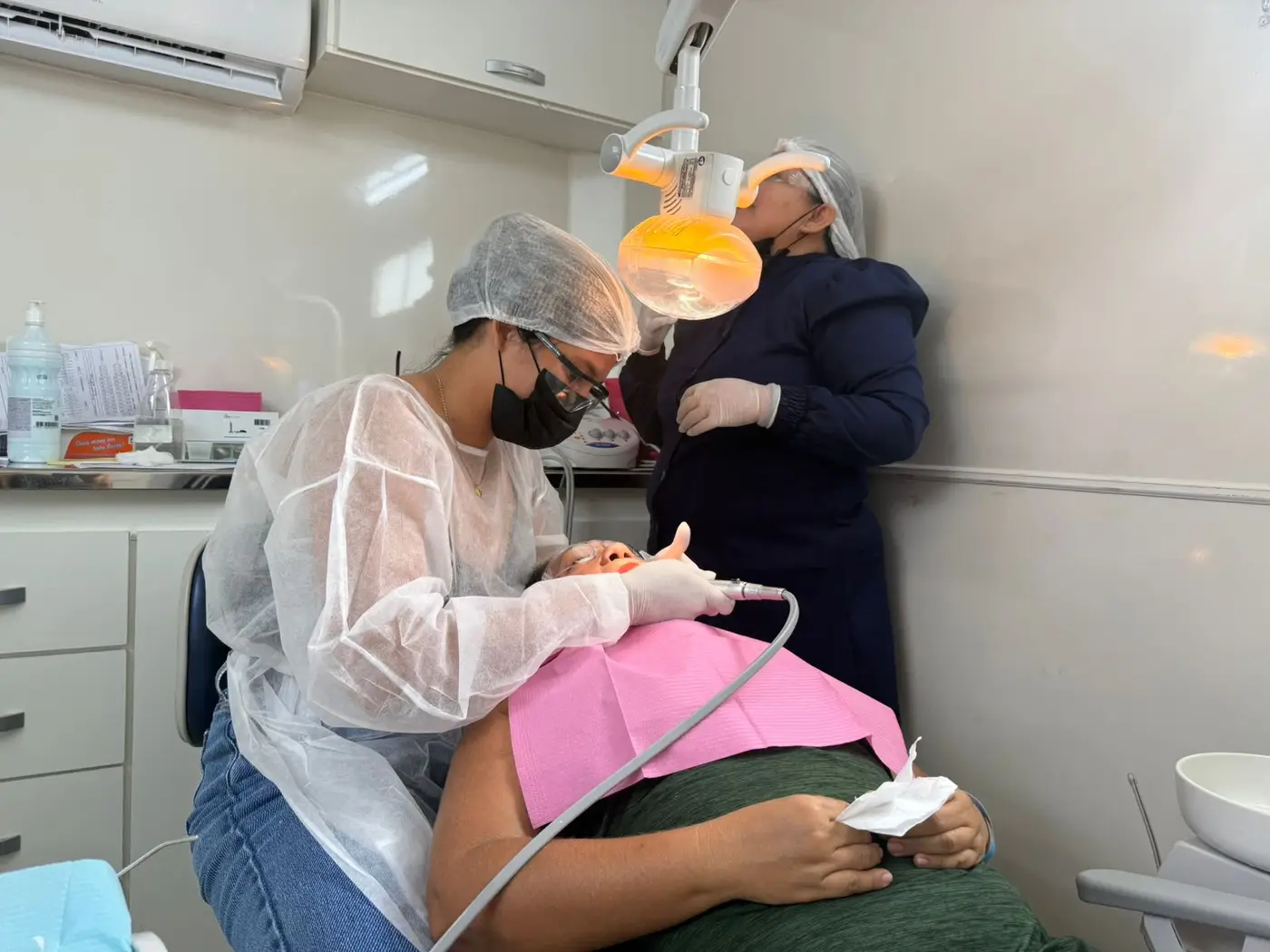 Durante a programação, equipes multiprofissionais realizaram a diversos serviços por meio do programa Mais Sorriso