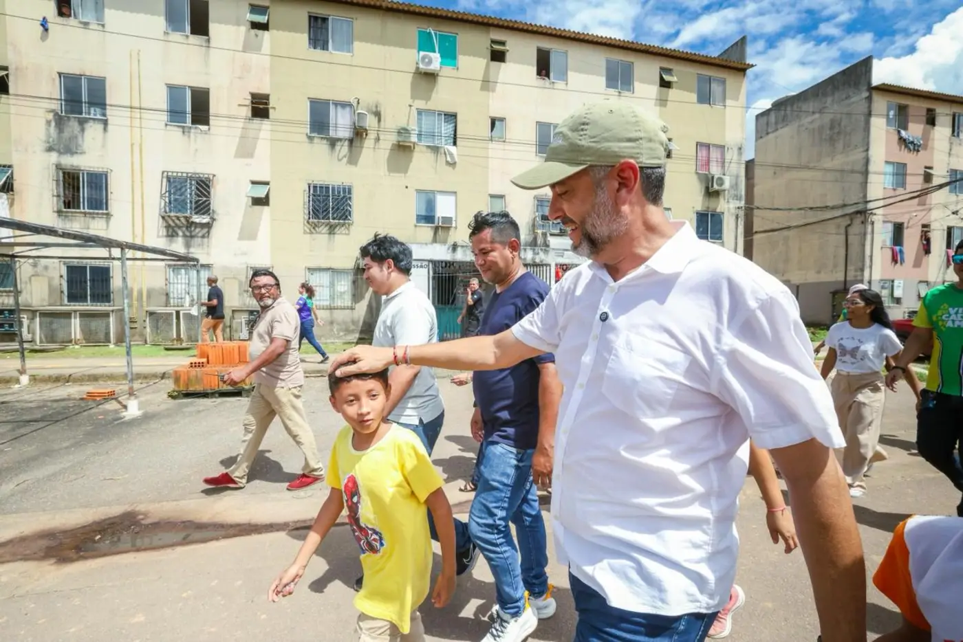 A iniciativa reforça a presença do Estado nos bairros, ampliando o acesso da população a serviços públicos e políticas sociais.