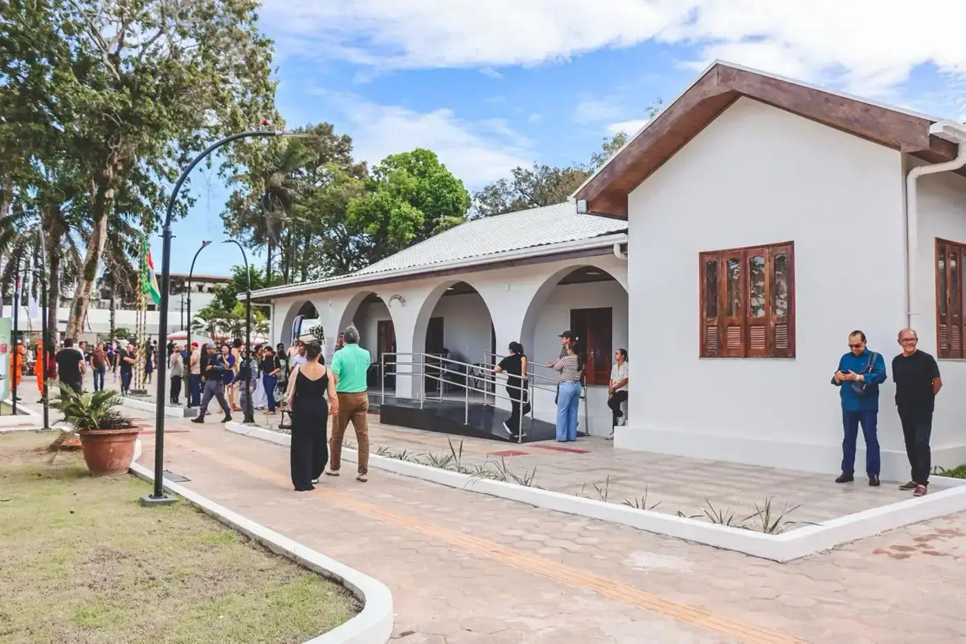 O complexo, que tem entrada gratuita, é uma excelente opção para as famílias que desejam aproveitar o dia de folga