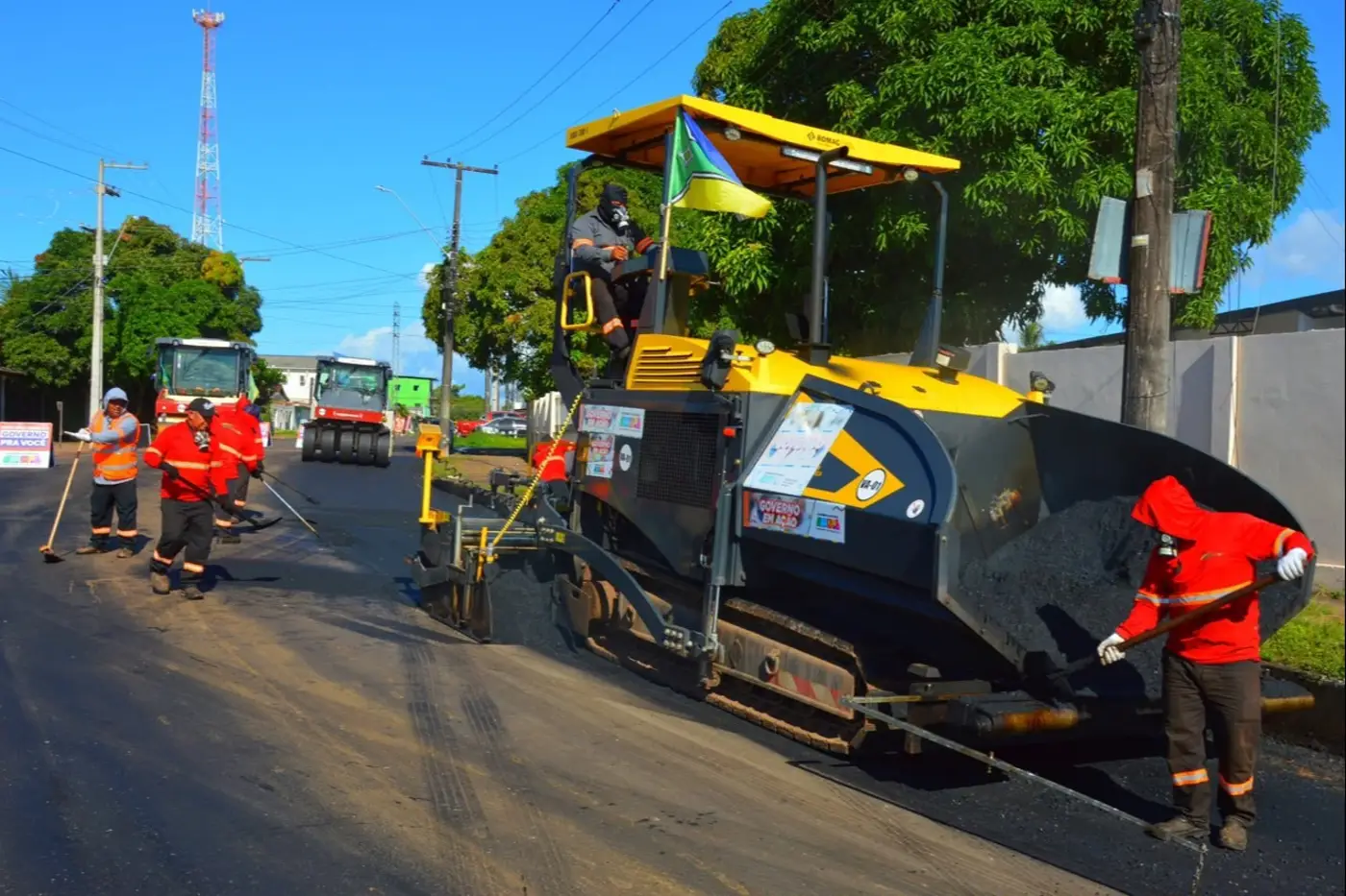 Governo do Estado trabalha em mais uma importante obra de pavimentação na Avenida José Augusto Façanha, na Zona Sul de Macapá.