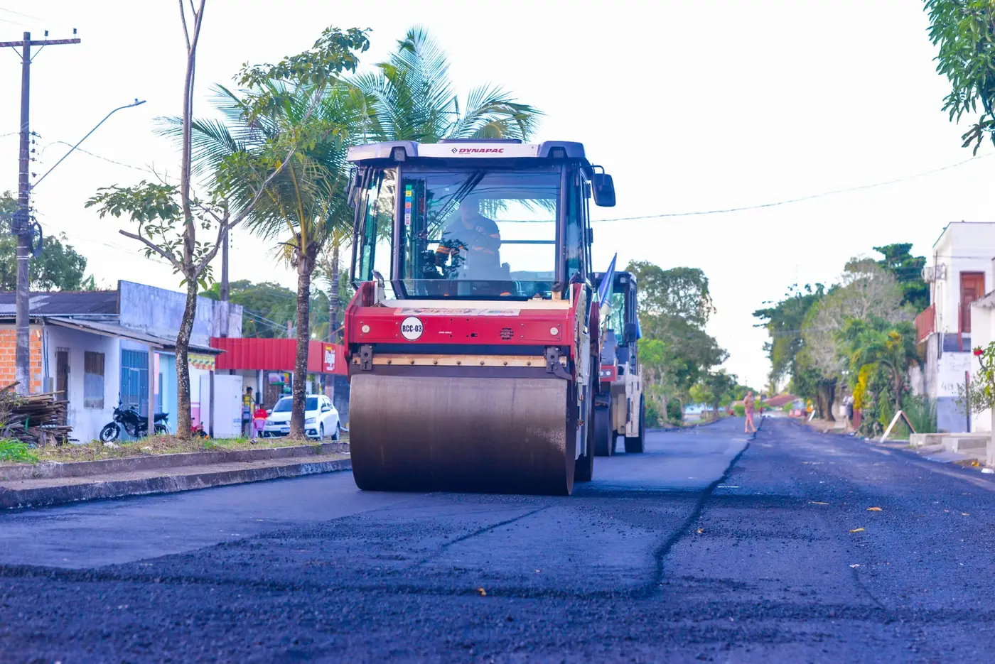 Governo do Amapá avança na finalização dos serviços de pavimentação asfáltica no Bairro Fazendinha, na Rua do Matadouro