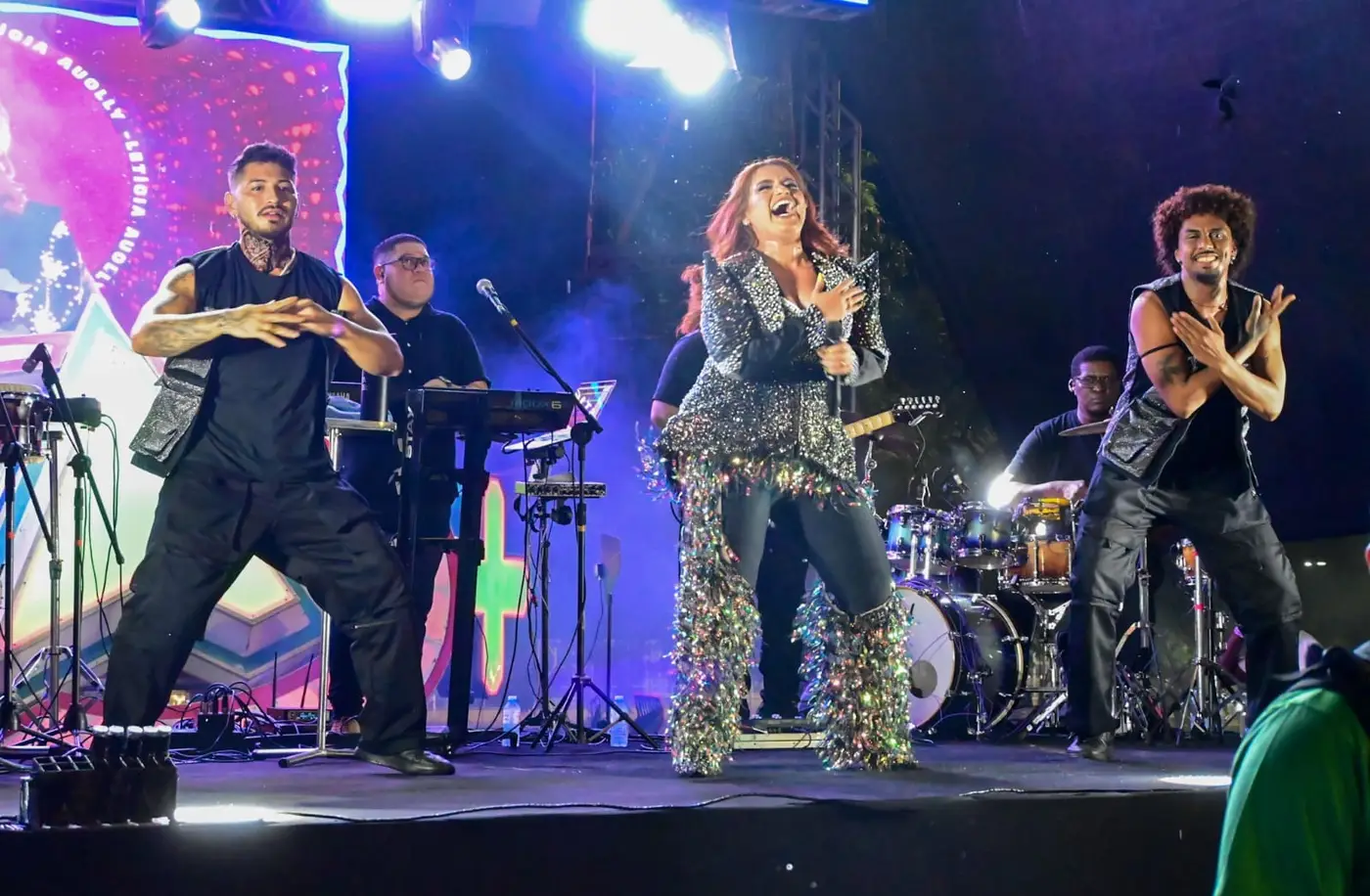 Letícia Auolly fez o público dançar no Palco Fest ao encerrar o Glocal Amazônia, que recebe apoio do Governo do Amapá