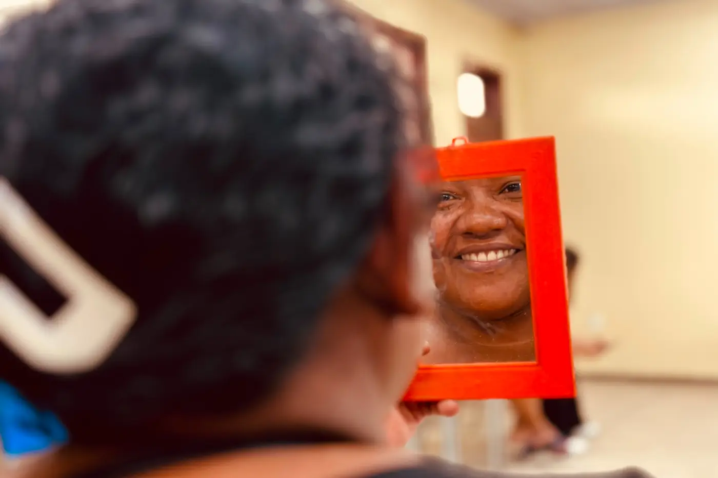 Nesta fase, os pacientes recebem as próteses já finalizados, devolvendo qualidade de vida, autoestima e melhores condições para alimentação e convívio social.