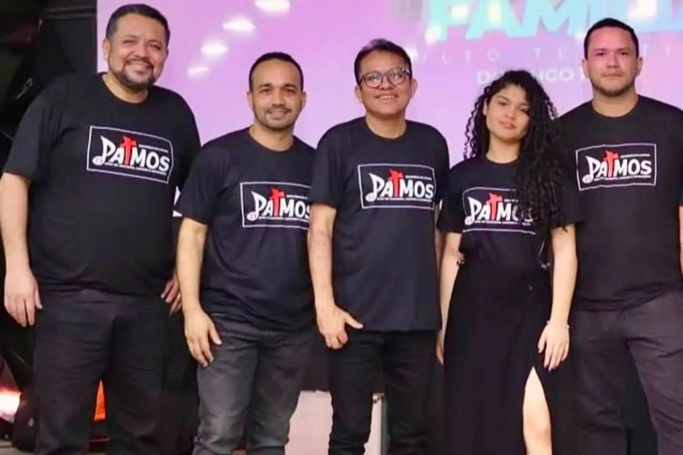 Banda Patmos encerra a programação musical cristã da noite com apresentação no Palco Rio Amazonas.