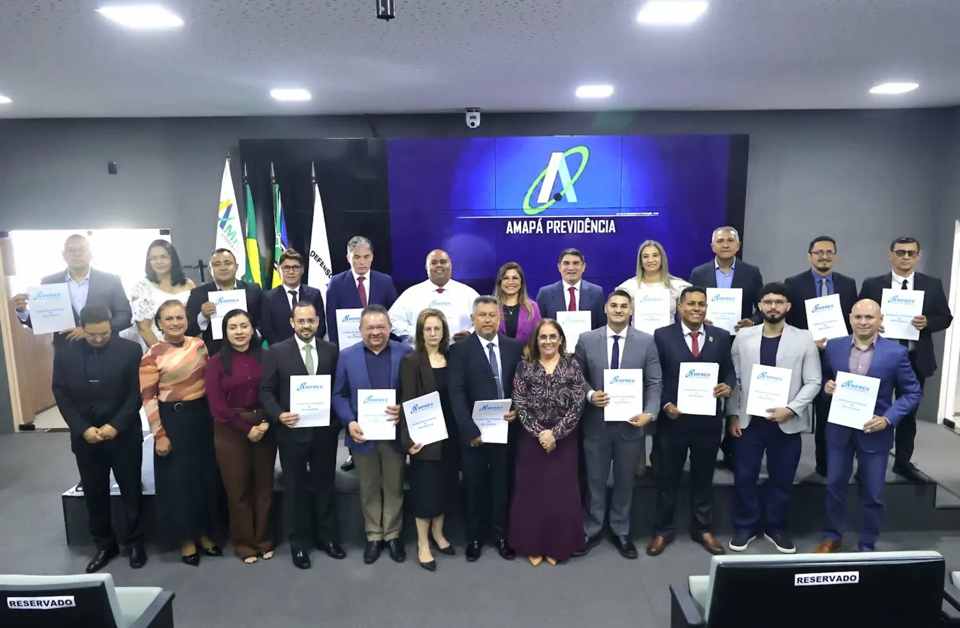 Conselho é composto por 15 membros e suplentes representantes dos poderes do Estado e dos servidores