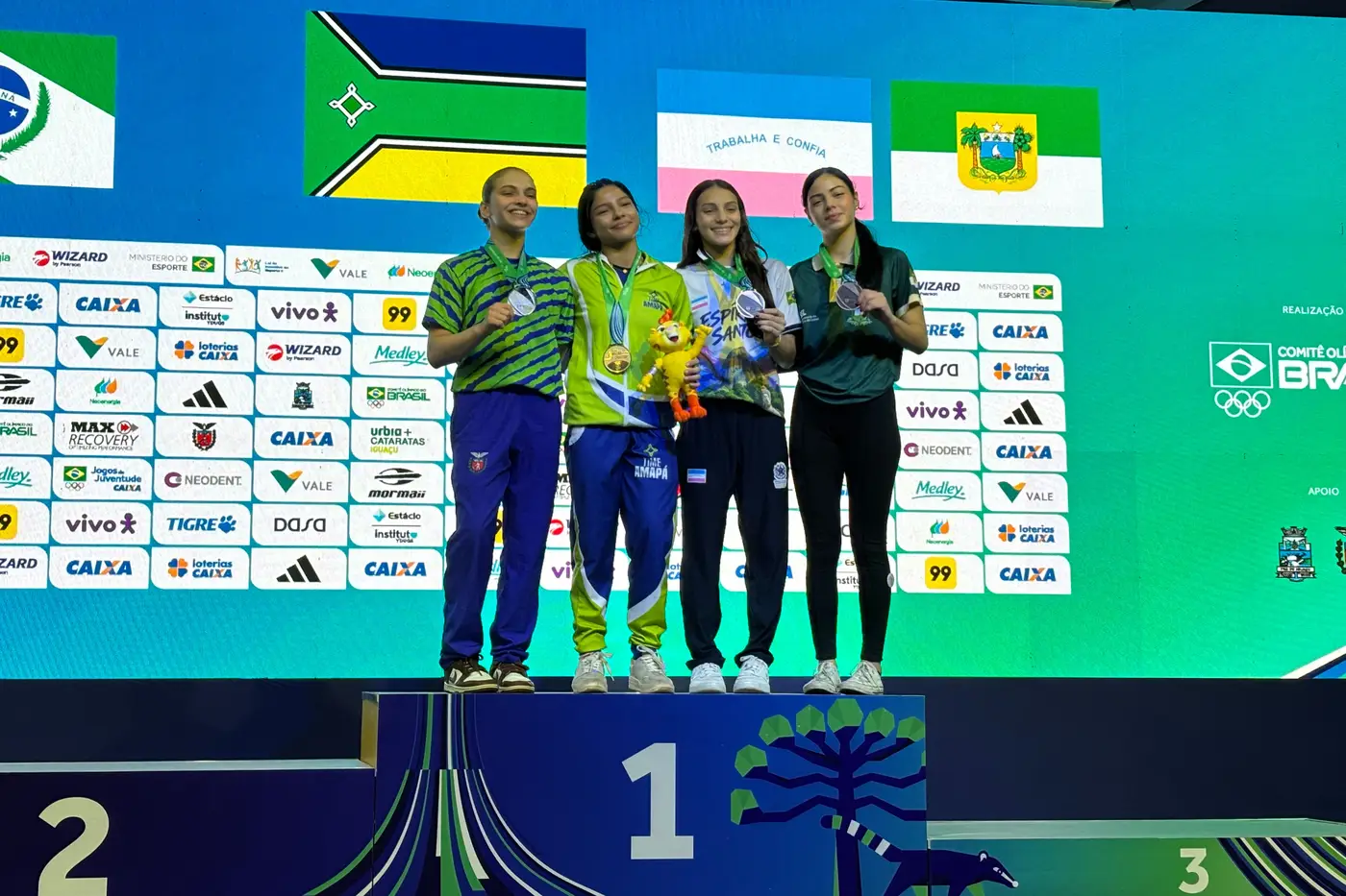Elohanna da Costa no pódio, primeira medalha de ouro para o Amapá nesta edição dos Jogos